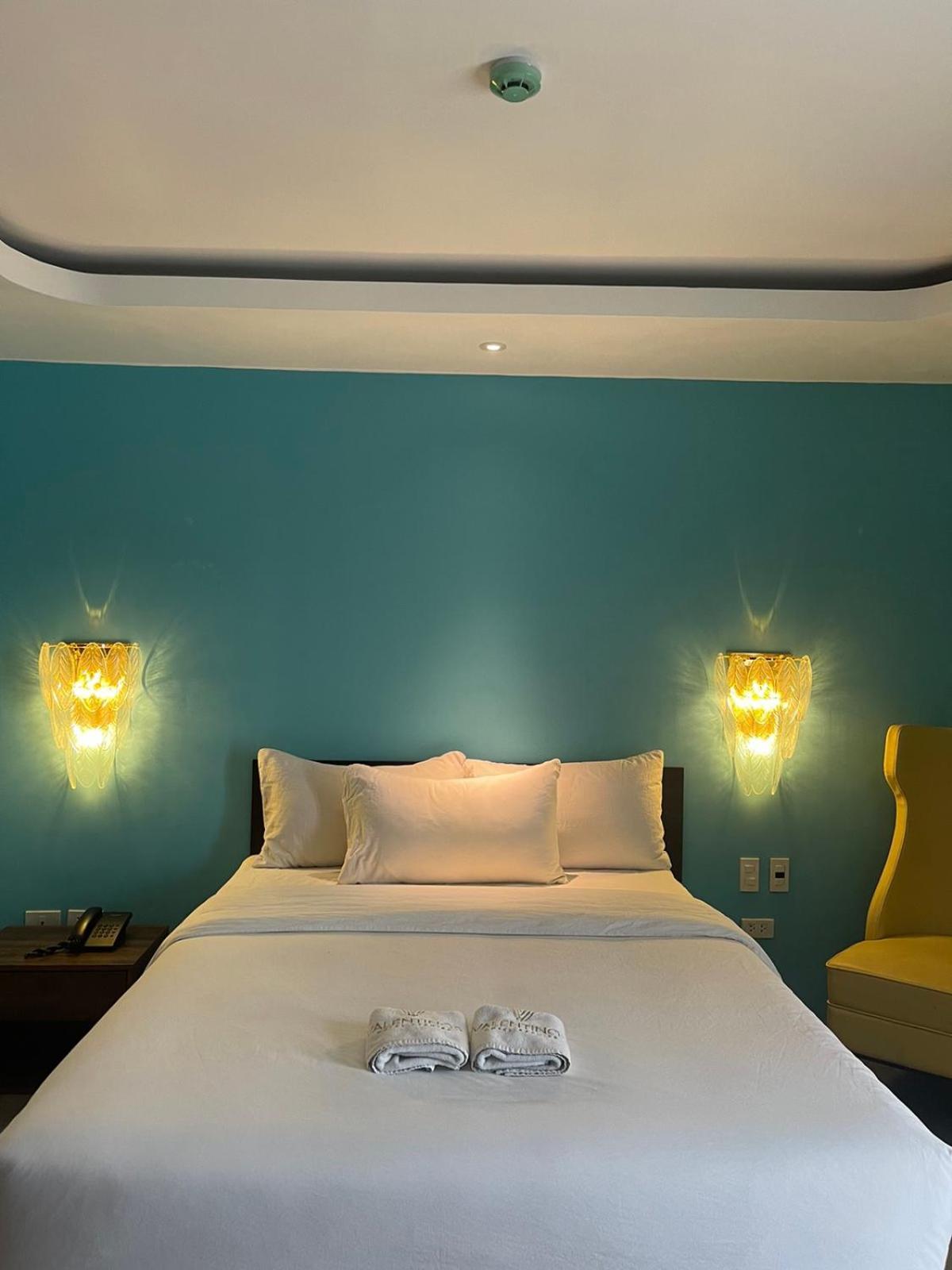 Valentino'S Hotel Ángeles Extérieur photo