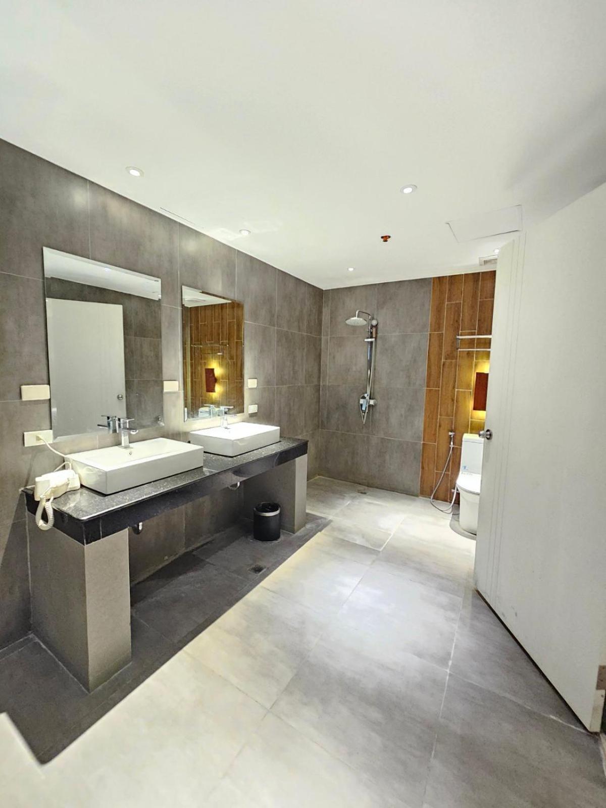 Valentino'S Hotel Ángeles Extérieur photo